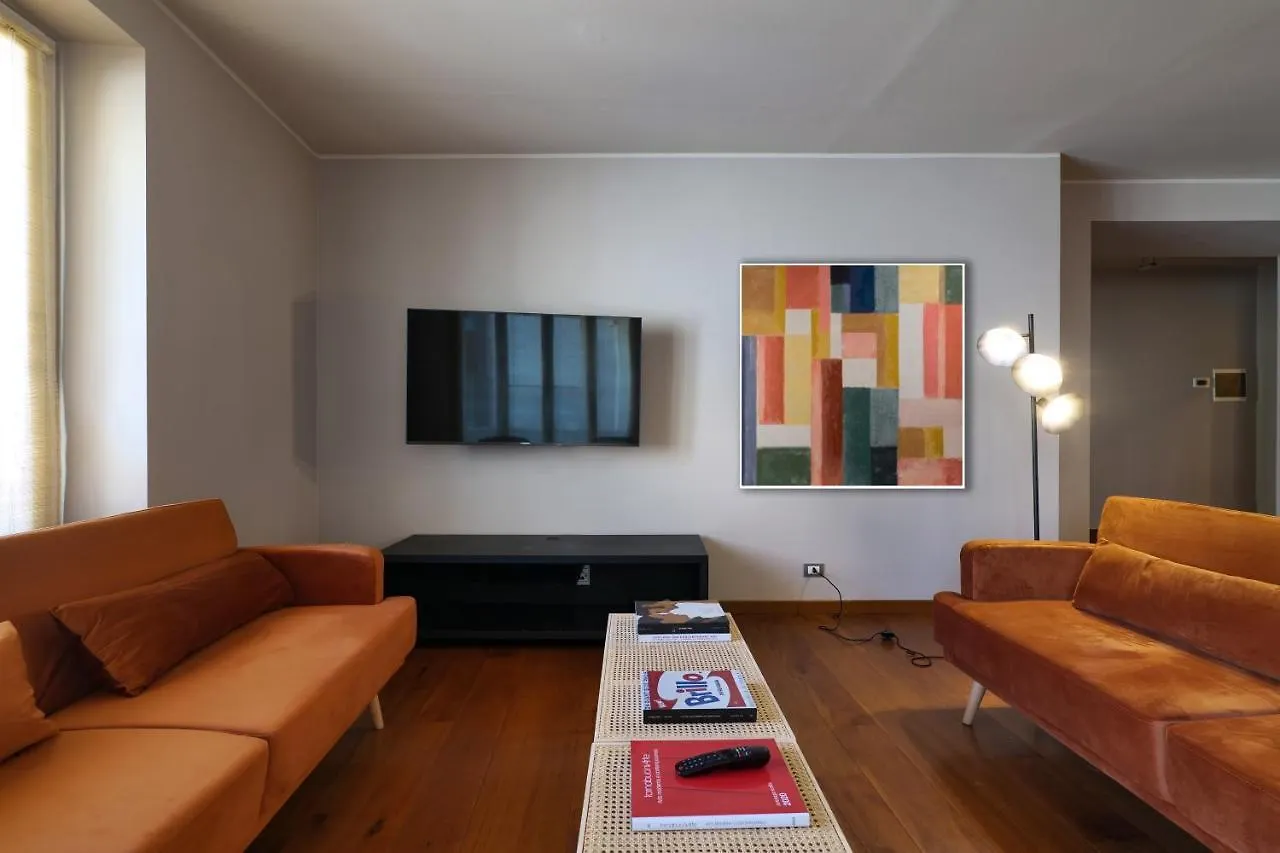 Castello Luxury Apartment - In The Heart Of Milão 0*,
