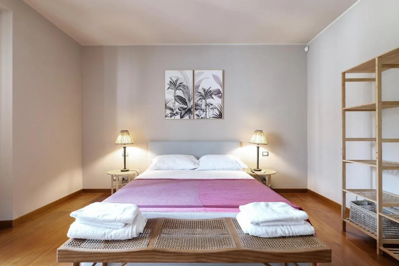 Castello Luxury Apartment - In The Heart Of Milão Itália